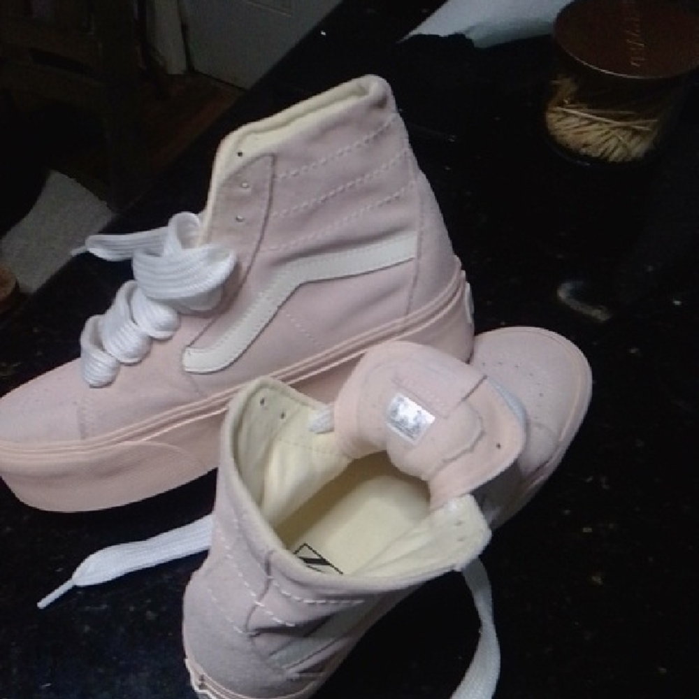 Vans Women's Light Pink High-Top Sneakers